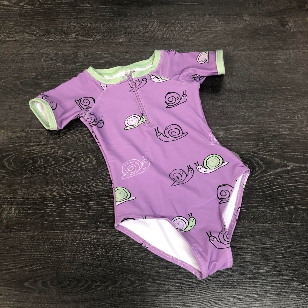 - Swimming suit - 10y